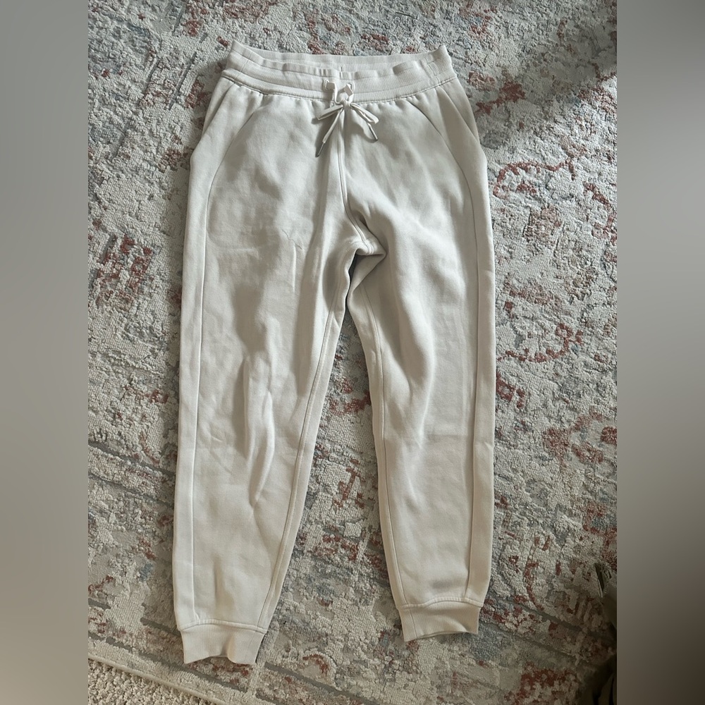 White opal scuba jogger